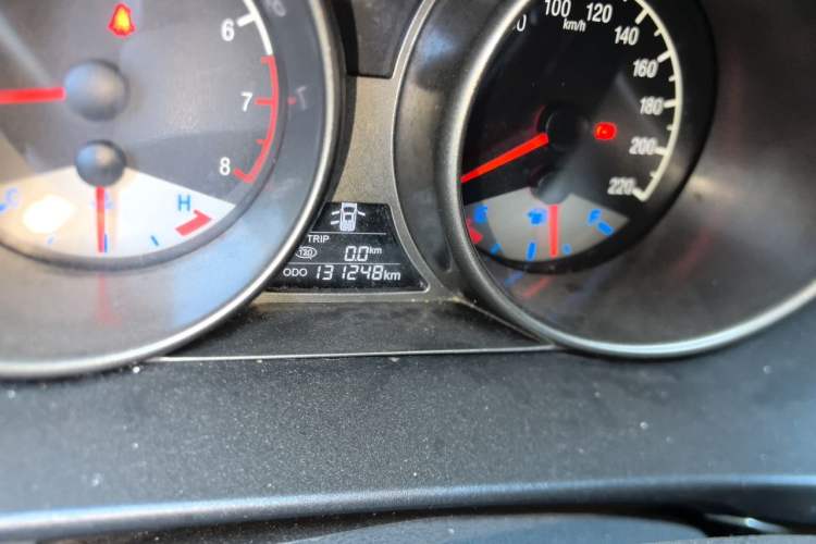 Used Geely Auto GX7 2015 Classic Edition 1.8L Manual Urban Model China V Standard Odometer Close Up