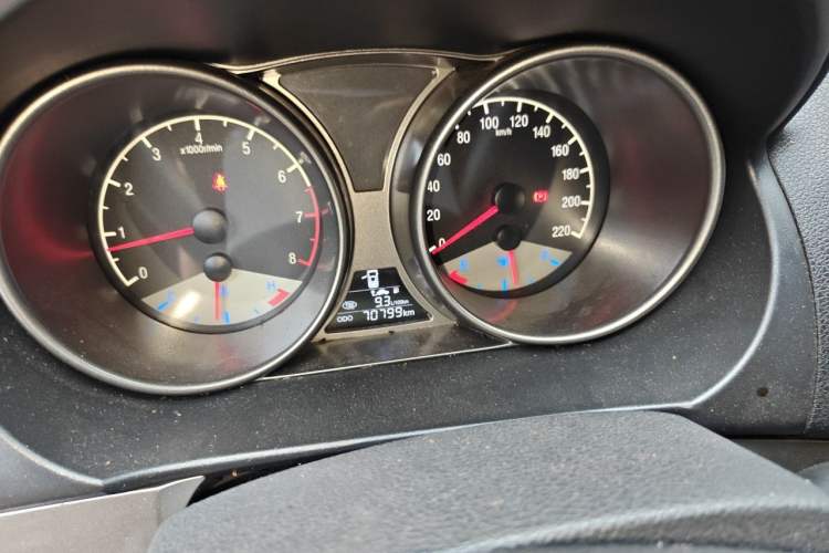 Used Geely Auto GX7 2015 Classic Edition 1.8L Manual Elite Model China V Standard Odometer Close Up