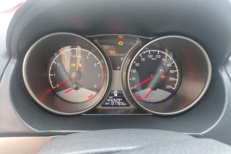 Used Geely Auto GX7 2015 Classic Edition 1.8L Manual Elite Model China V Standard Odometer Close Up