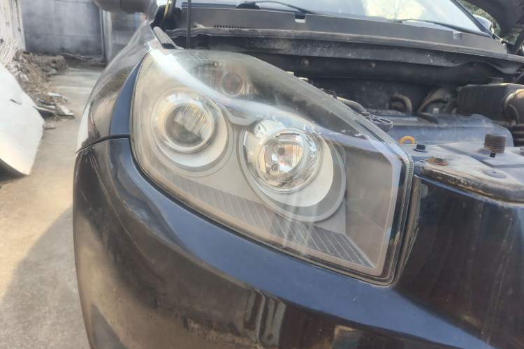 Used Geely Auto GX7 2015 Classic Edition 1.8L Manual Elite Model China IV Right Front Headlight