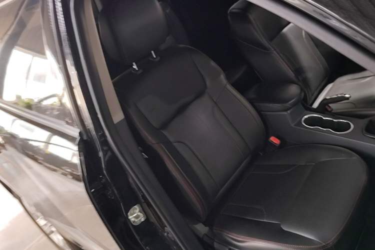 Used Geely Auto GX7 2015 Classic Edition 1.8L Manual Urban Model China IV Right Front Seat