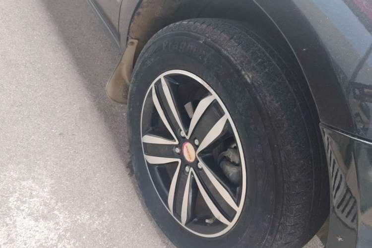 Used Geely Auto GX7 2015 Sports Edition 2.0L Automatic Prestige Model Right Front Wheel Hub