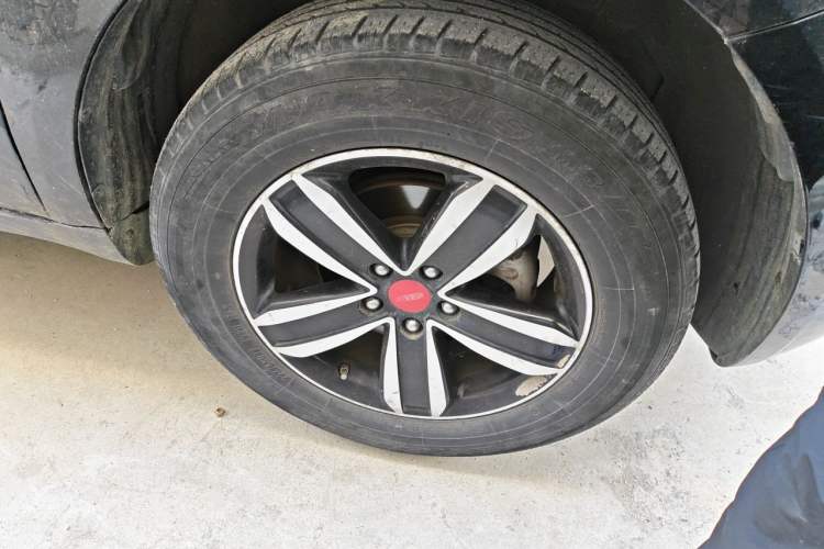 Used Geely Auto GX7 2015 Sport Edition 2.0L Automatic Luxury Model Right Front Wheel Hub