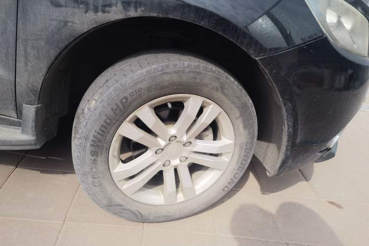 Used Geely Auto GX7 2015 Classic Edition 1.8L Manual Elite Model China V Standard Right Front Wheel Hub