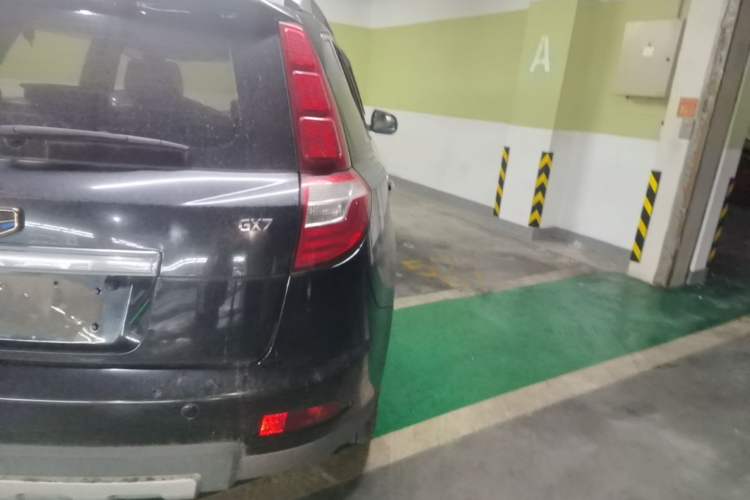 Used Geely Auto GX7 2015 Classic Edition 1.8L Manual New Urban Upgrade Version China IV Standard Right Rear Taillight