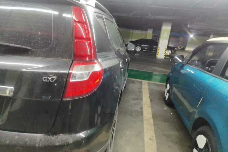 Used Geely Auto GX7 2015 Classic Edition 1.8L Manual New Urban Upgrade Version China IV Standard Right Rear Taillight