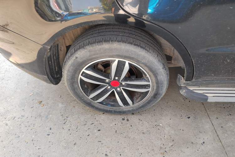 Used Geely Auto GX7 2015 Classic Edition 1.8L Manual Urban Model China V Standard Right Rear Wheel Hub