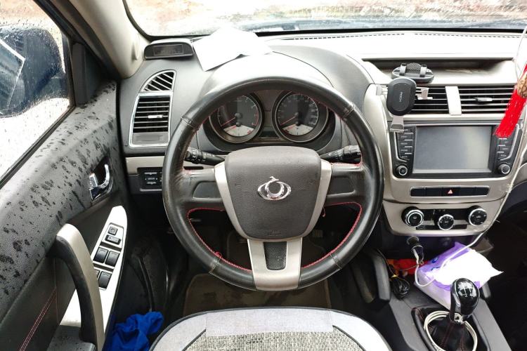 Used Geely Auto GX7 2015 Classic Edition 1.8L Manual Elite Model China V Standard Steering Wheel