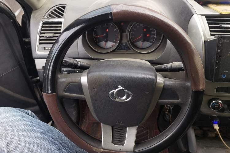 Used Geely Auto GX7 2015 Classic Edition 1.8L Manual Elite Model China V Standard Steering Wheel