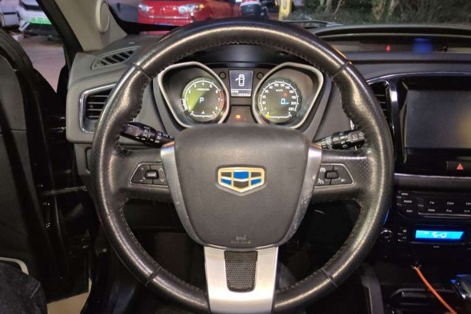 Used Geely Auto GX7 2015 Sports Edition 2.0L Automatic Luxury Upgrade Version China V Standard Steering Wheel
