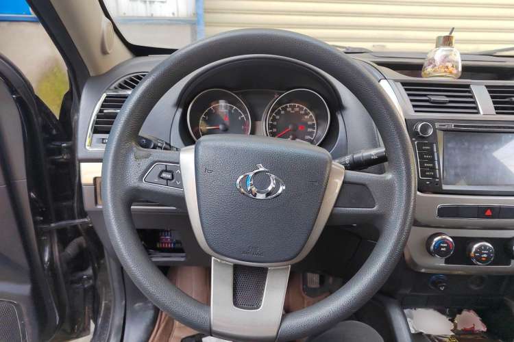 Used Geely Auto GX7 2015 Classic Edition 1.8L Manual Urban Model China V Standard Steering Wheel