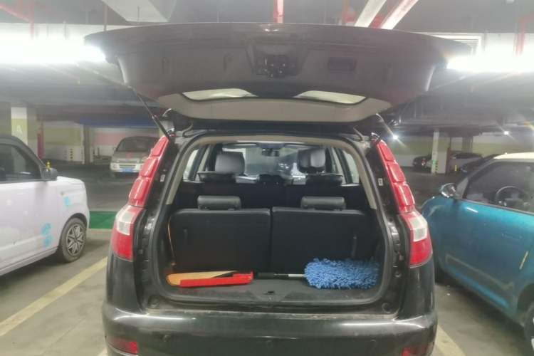 Used Geely Auto GX7 2015 Classic Edition 1.8L Manual New Urban Upgrade Version China IV Standard Trunk