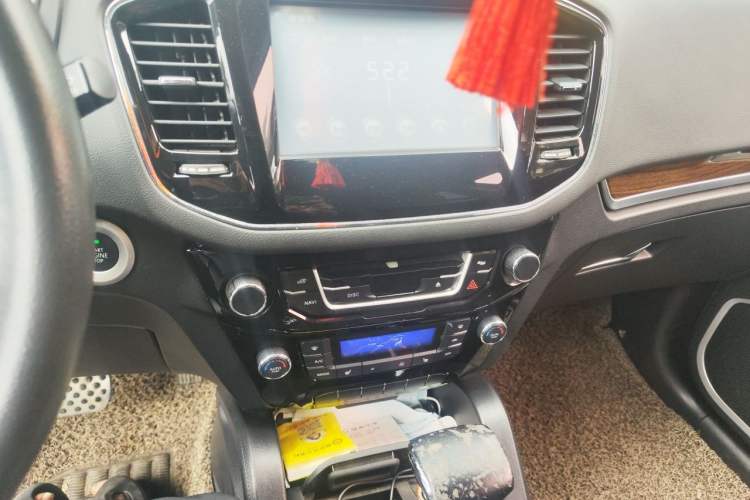 Used Geely Auto GX7 2015 Sport Edition 2.0L Automatic Luxury Model Audio And AC Panel