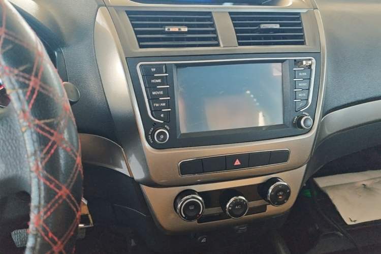 Used Geely Auto GX7 2015 Classic Edition 1.8L Manual Urban Model China IV Audio And AC Panel