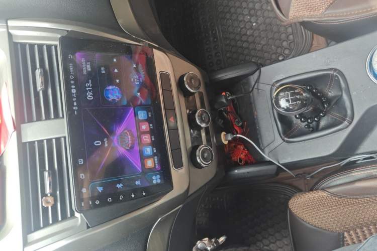 Used Geely Auto GX7 2015 Classic Edition 1.8L Manual Urban Model China V Standard Audio And AC Panel