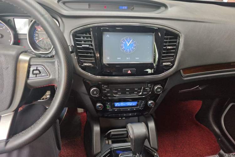 Used Geely Auto GX7 2015 Sports Edition 2.0L Automatic Prestige Model Audio And AC Panel