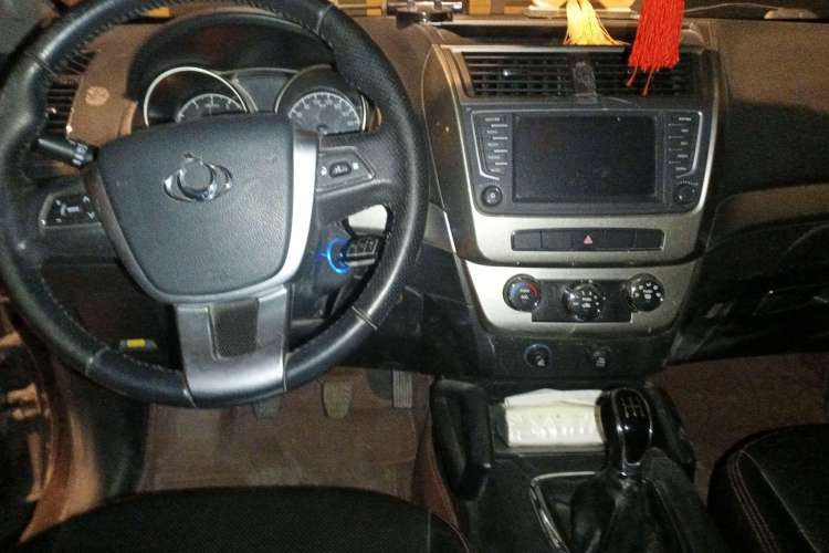 Used Geely Auto GX7 2015 Classic Edition 1.8L Manual New Urban Upgrade Version China V Standard Center Console