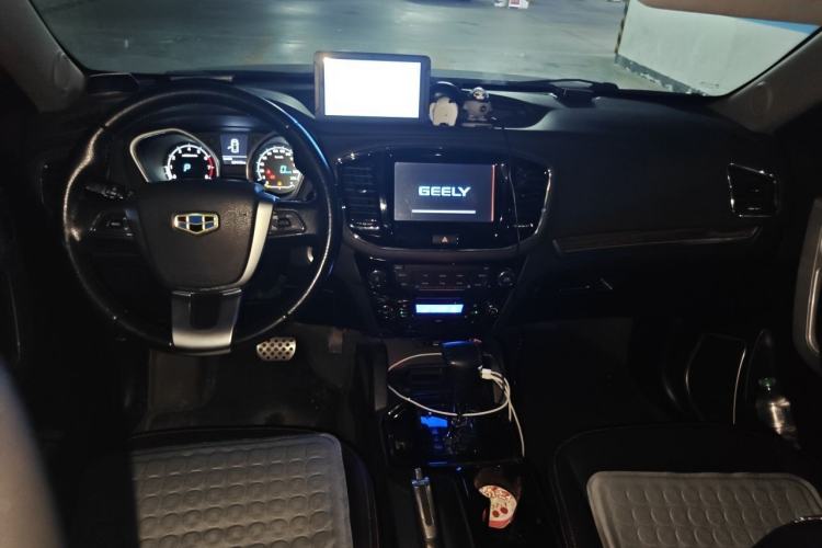 Used Geely Auto GX7 2015 Sports Edition 2.0L Automatic Luxury Upgrade Version China V Standard Center Console