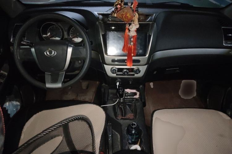 Used Geely Auto GX7 2015 Classic Edition 1.8L Manual Elite Model China IV Center Console