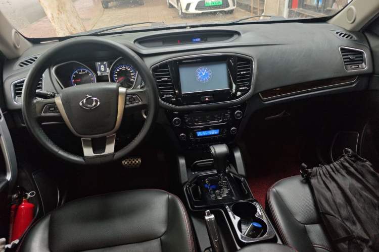 Used Geely Auto GX7 2015 Sports Edition 2.0L Automatic Prestige Model Center Console