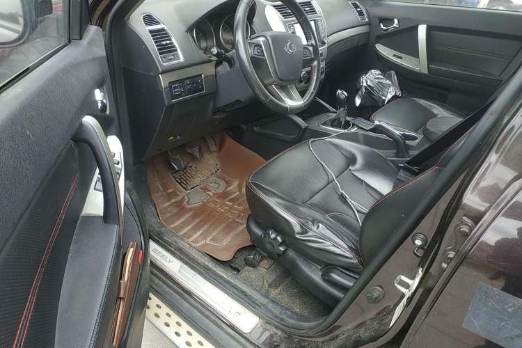 Used Geely Auto GX7 2015 Classic Edition 1.8L Manual Elite Model China V Standard Driver Seat
