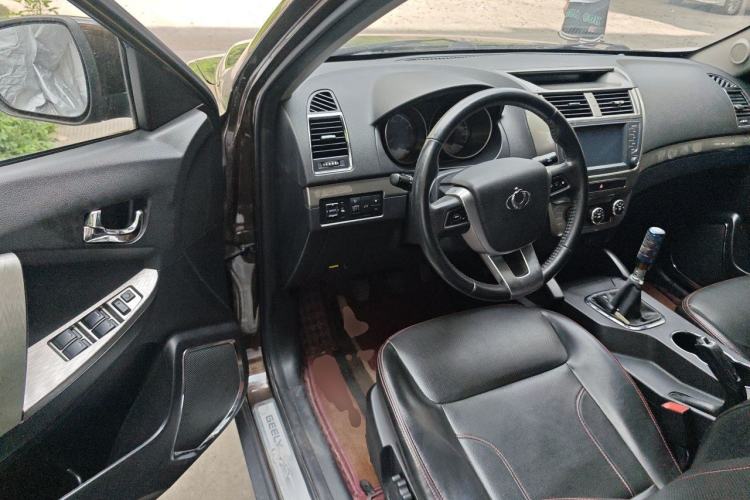 Used Geely Auto GX7 2015 Classic Edition 1.8L Manual Elite Model China V Standard Driver Seat