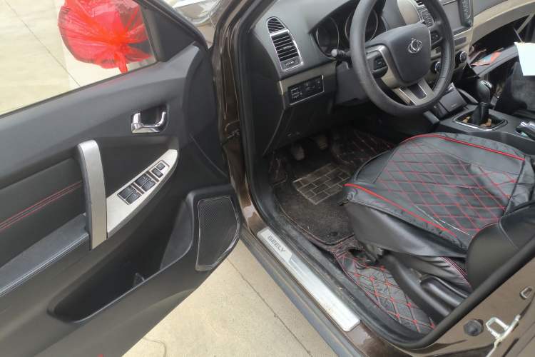 Used Geely Auto GX7 2015 Classic Edition 1.8L Manual Elite Model China V Standard Driver Seat