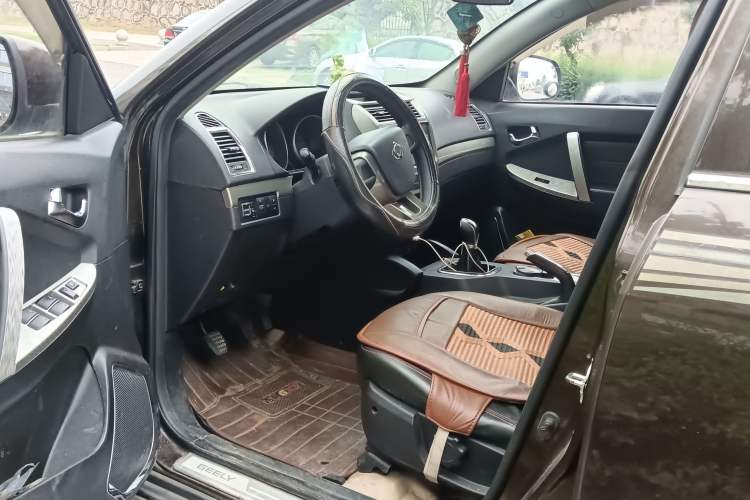 Used Geely Auto GX7 2015 Classic Edition 1.8L Manual Elite Model China V Standard Driver Seat