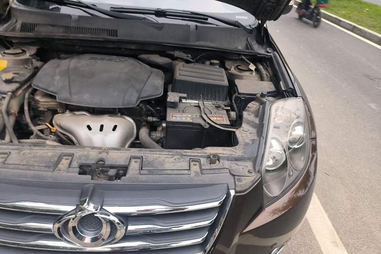 Used Geely Auto GX7 2015 Sports Edition 2.0L Automatic Prestige Model Engine Bay Left