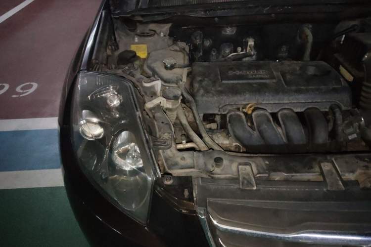 Used Geely Auto GX7 2015 Classic Edition 1.8L Manual Elite Model China IV Engine Bay Right