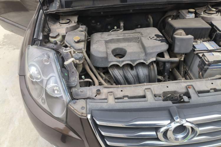 Used Geely Auto GX7 2015 Classic Edition 1.8L Manual Elite Model China V Standard Engine Bay Right