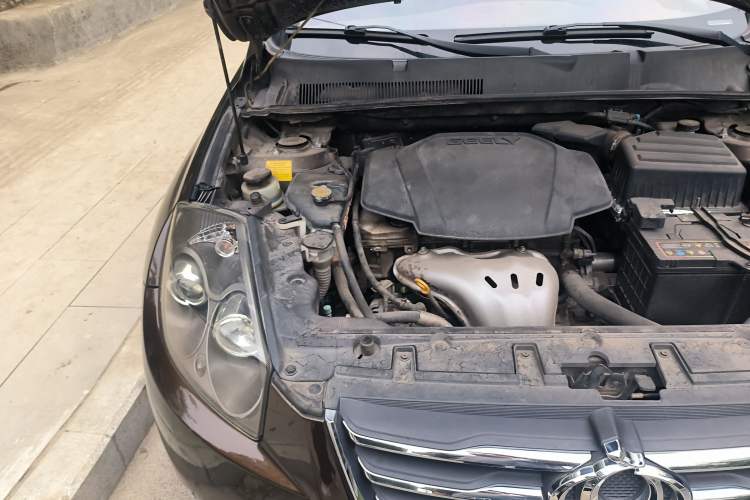 Used Geely Auto GX7 2015 Sports Edition 2.0L Automatic Prestige Model Engine Bay Right