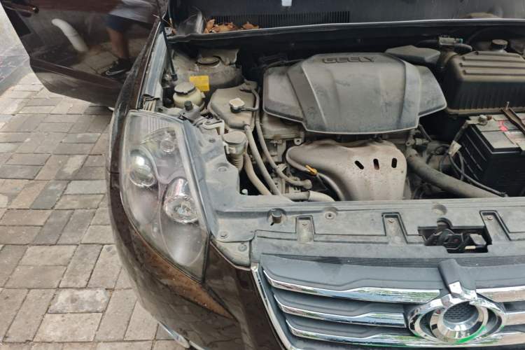 Used Geely Auto GX7 2015 Sports Edition 2.0L Automatic Prestige Model Engine Bay Right