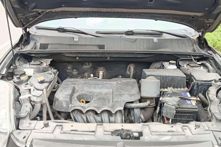 Used Geely Auto GX7 2015 Classic Edition 1.8L Manual Elite Model China V Standard Engine Bay