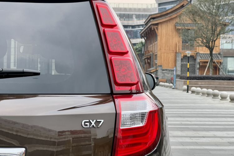 Used Geely Auto GX7 2015 Sports Edition 2.0L Automatic Prestige Model Exterior 2