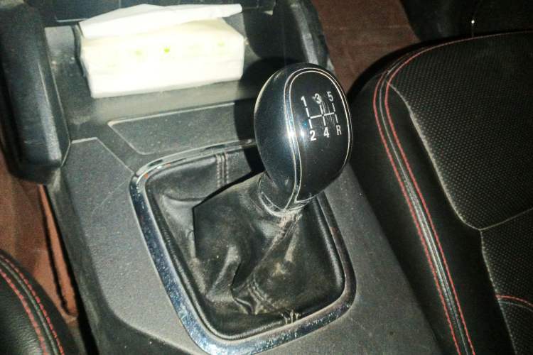Used Geely Auto GX7 2015 Classic Edition 1.8L Manual New Urban Upgrade Version China V Standard Gear Lever