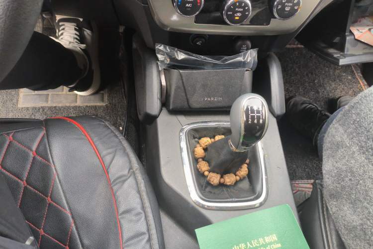 Used Geely Auto GX7 2015 Classic Edition 1.8L Manual Elite Model China V Standard Gear Lever