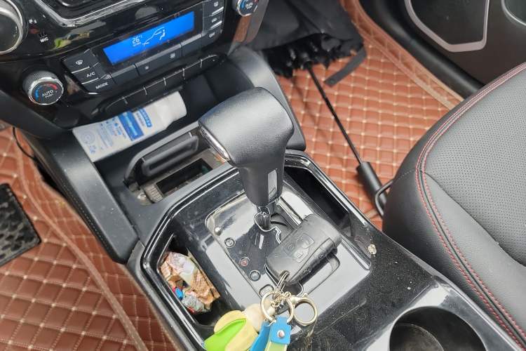 Used Geely Auto GX7 2015 Sports Edition 2.0L Automatic Luxury Model Gear Lever