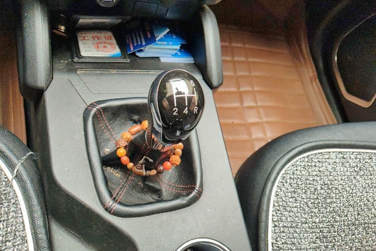 Used Geely Auto GX7 2015 Classic Edition 1.8L Manual Urban Model China IV Gear Lever