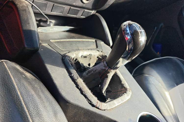 Used Geely Auto GX7 2015 Classic Edition 1.8L Manual Urban Model China IV Gear Lever