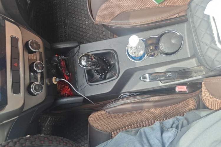 Used Geely Auto GX7 2015 Classic Edition 1.8L Manual Urban Model China V Standard Gear Lever