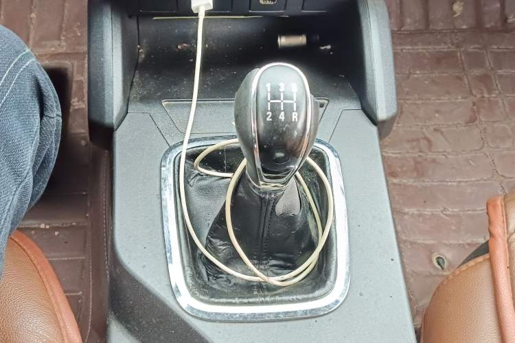 Used Geely Auto GX7 2015 Classic Edition 1.8L Manual Elite Model China V Standard Gear Lever