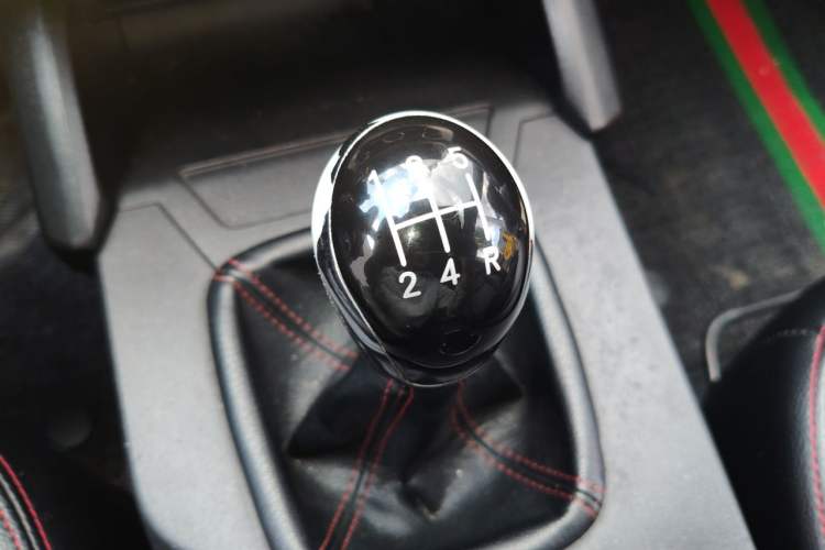 Used Geely Auto GX7 2015 Classic Edition 1.8L Manual – Exclusive for Online Retailers – China IV Standard Gear Lever