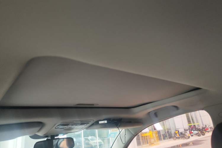Used Geely Auto GX7 2015 Sport Edition 2.0L Automatic Luxury Model Headliner