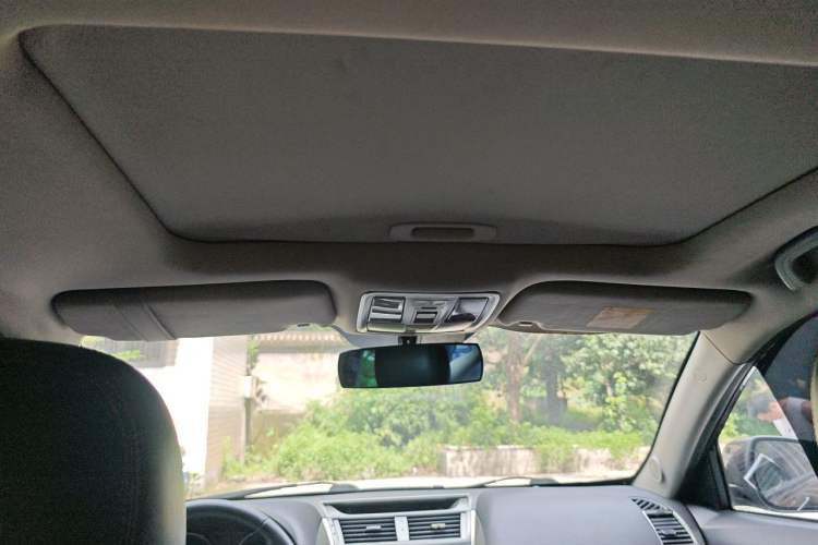 Used Geely Auto GX7 2015 Classic Edition 1.8L Manual Elite Model China V Standard Headliner