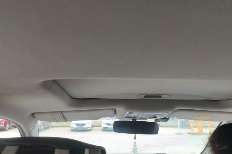 Used Geely Auto GX7 2015 Classic Edition 1.8L Manual Elite Model China V Standard Headliner