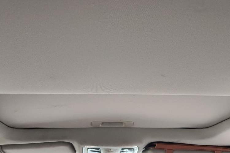 Used Geely Auto GX7 2015 Classic Edition 1.8L Manual Elite Model China V Standard Headliner
