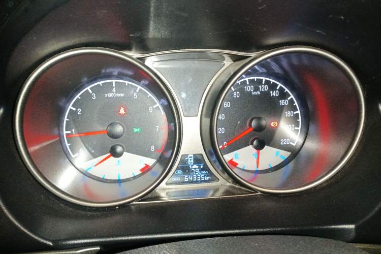 Used Geely Auto GX7 2015 Classic Edition 1.8L Manual New Urban Upgrade Version China V Standard Instrument Cluster