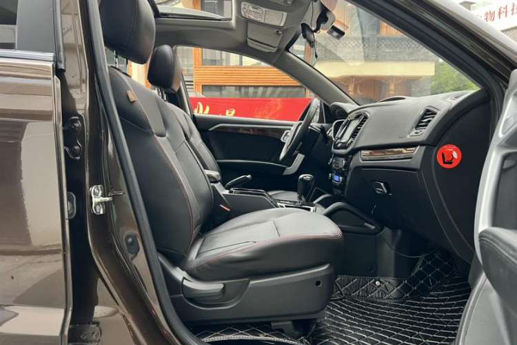 Used Geely Auto GX7 2015 Sports Edition 2.0L Automatic Prestige Model Interior 13