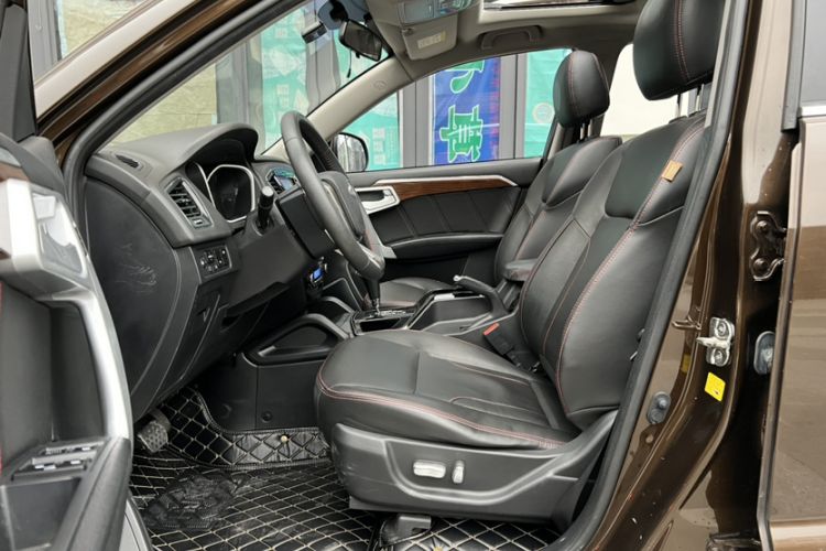 Used Geely Auto GX7 2015 Sports Edition 2.0L Automatic Prestige Model Interior 14